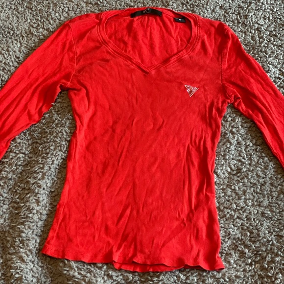 Red Guess top - Picture 1 of 1